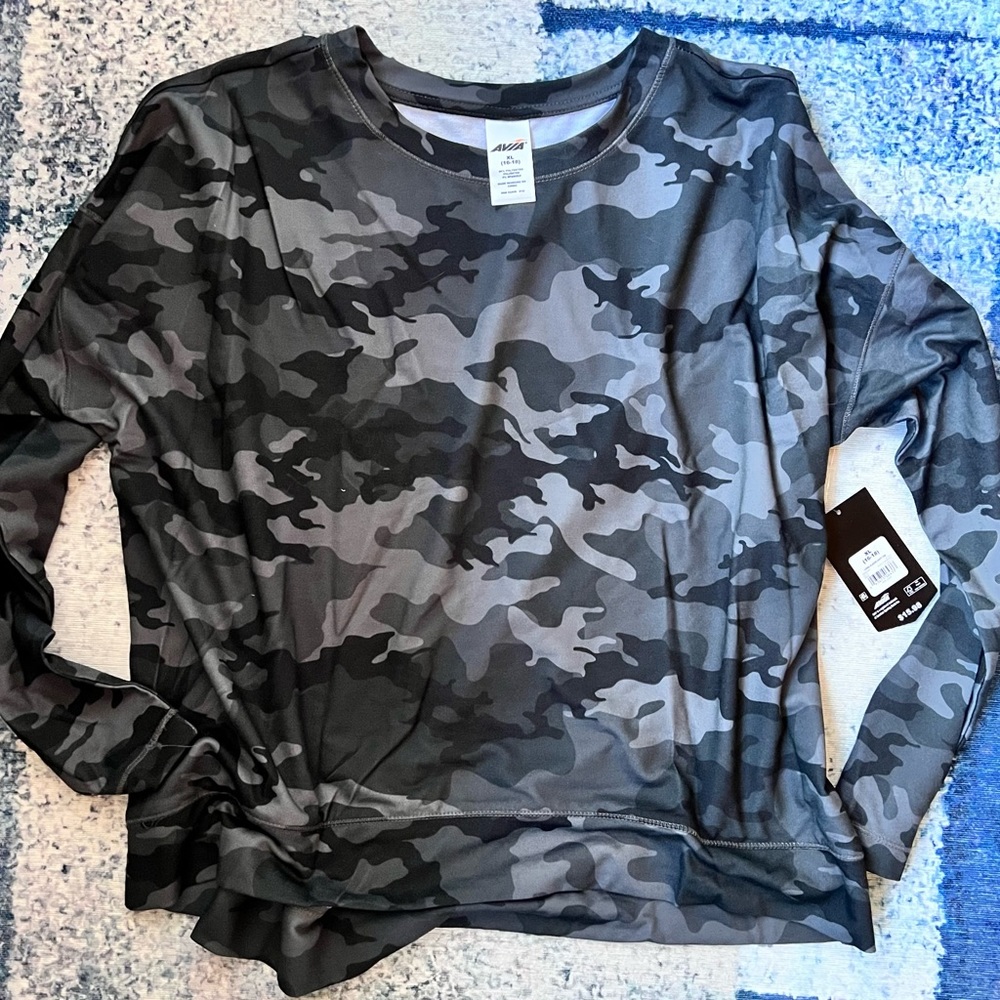 Avia camo top